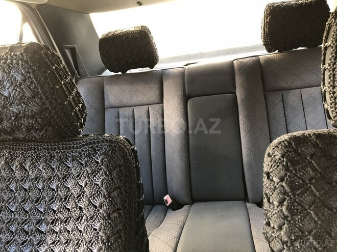 Mercedes E 250 1995, 650,000 km - 2.5 l - Bakı