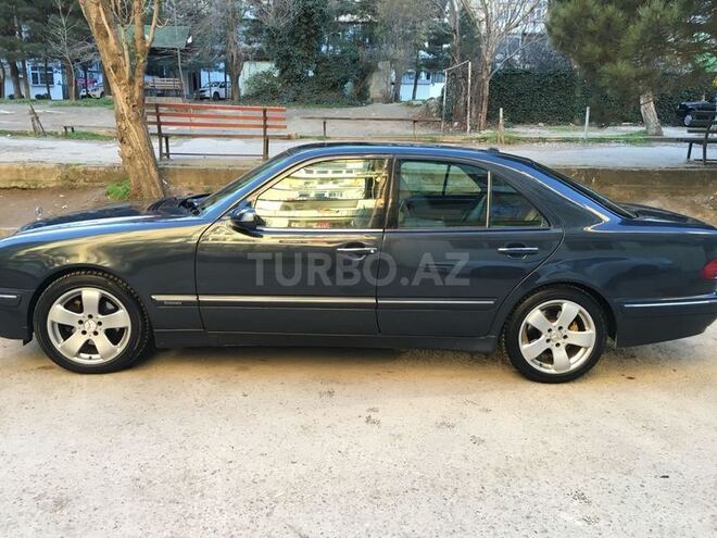 Mercedes E 280 1999, 203,000 km - 2.8 l - Bakı