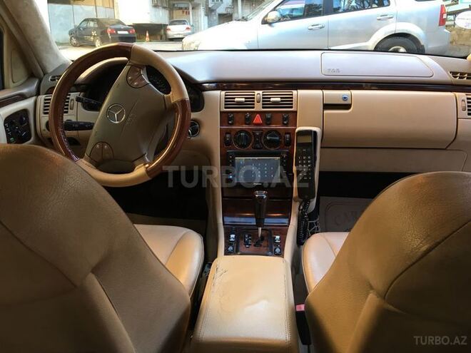 Mercedes E 280 1999, 203,000 km - 2.8 l - Bakı