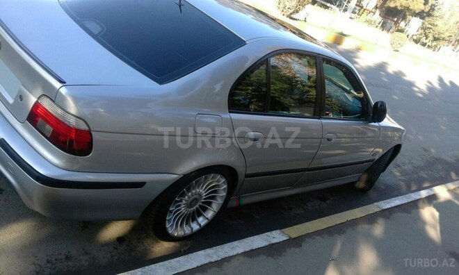 BMW 530 2001, 290,000 km - 3.0 l - Beyləqan