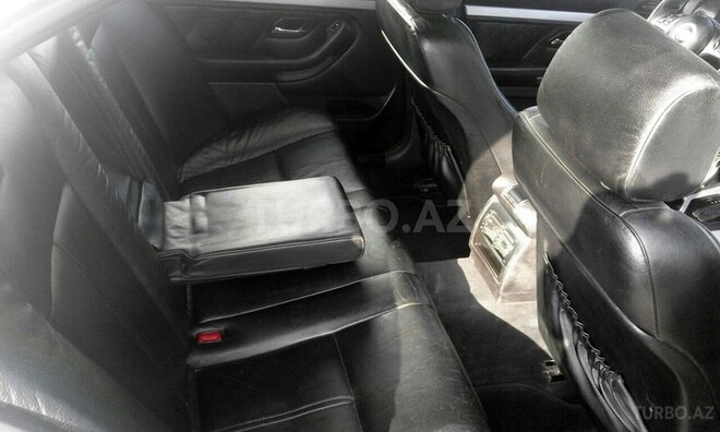 BMW 530 2001, 290,000 km - 3.0 l - Beyləqan