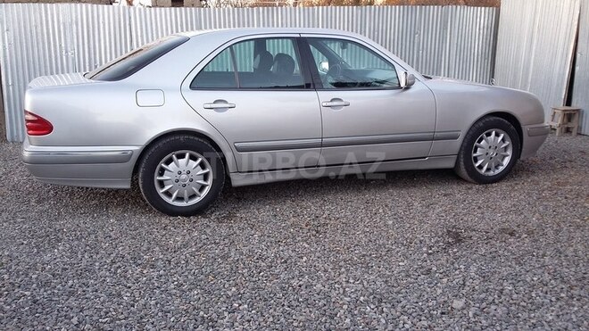 Mercedes E 240 2000, 316,000 km - 2.4 l - Bərdə