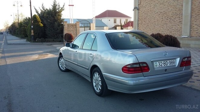 Mercedes E 240 2000, 316,000 km - 2.4 l - Bərdə