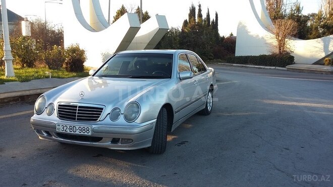 Mercedes E 240 2000, 316,000 km - 2.4 l - Bərdə