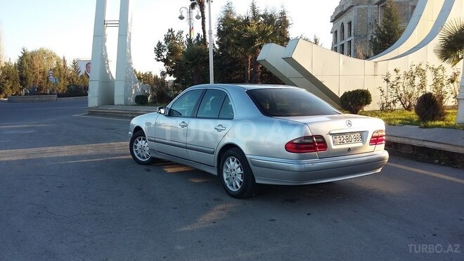 Mercedes E 240 2000, 316,000 km - 2.4 l - Bərdə
