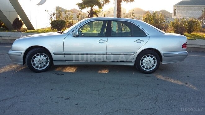 Mercedes E 240 2000, 316,000 km - 2.4 l - Bərdə