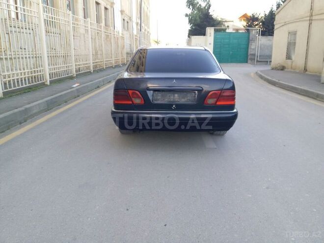 Mercedes E 220 1996, 250,000 km - 2.2 l - Bakı