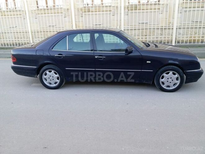 Mercedes E 220 1996, 250,000 km - 2.2 l - Bakı