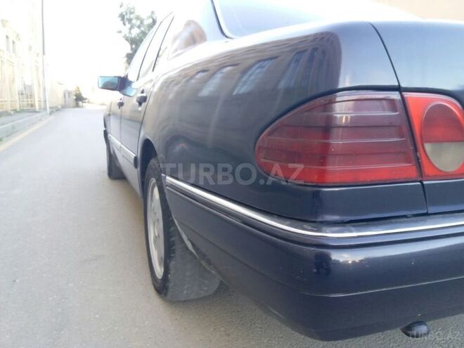 Mercedes E 220 1996, 250,000 km - 2.2 l - Bakı