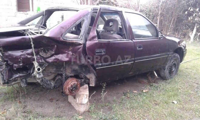 Opel Vectra 1994, 265,896 km - 1.7 l - Ağdaş