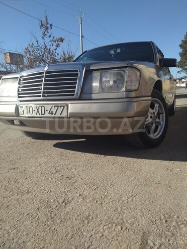Mercedes E 200 1985, 484,000 km - 2.0 l - Kürdəmir