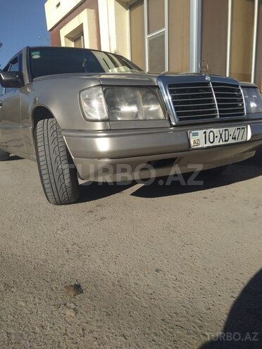 Mercedes E 200 1985, 484,000 km - 2.0 l - Kürdəmir