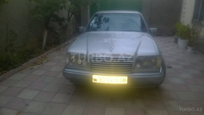 Mercedes E 200 1995, 497,000 km - 2.0 l - Bakı