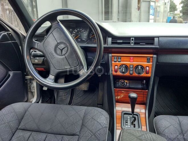 Mercedes E 200 1995, 497,000 km - 2.0 l - Bakı