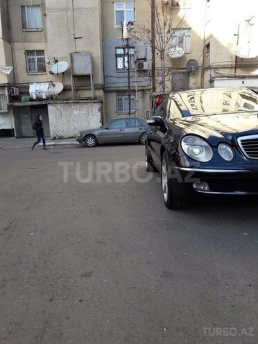 Mercedes E 220 2004, 346,000 km - 2.2 l - Bakı