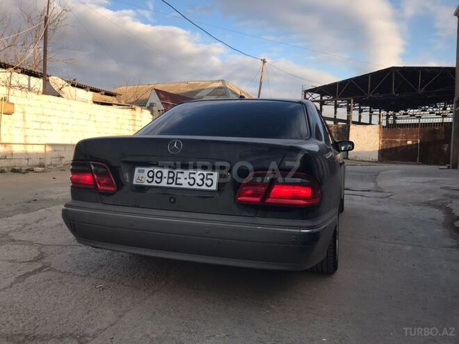 Mercedes E 240 2000, 170,000 km - 2.4 л - Bakı