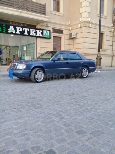 Mercedes E 220 1993, 461,000 km - 2.2 l - Bakı