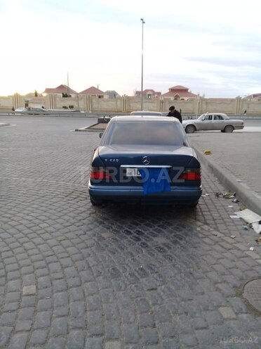 Mercedes E 220 1993, 461,000 km - 2.2 l - Bakı