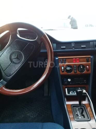 Mercedes E 220 1993, 461,000 km - 2.2 l - Bakı