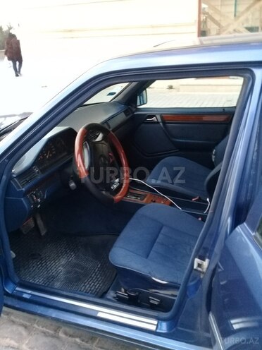 Mercedes E 220 1993, 461,000 km - 2.2 l - Bakı