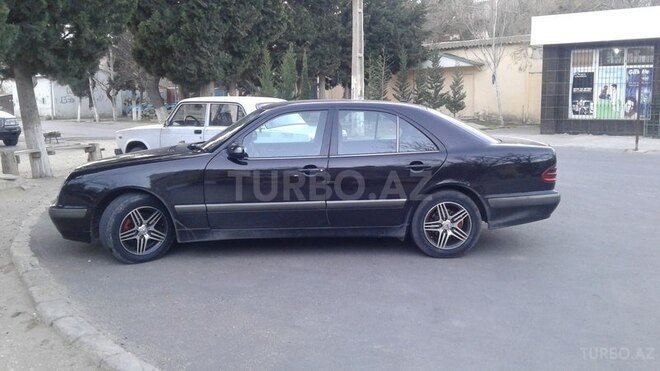 Mercedes E 220 2001, 314,123 km - 2.2 l - Bakı