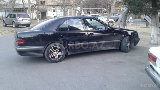 Mercedes E 220 2001, 314,123 km - 2.2 l - Bakı