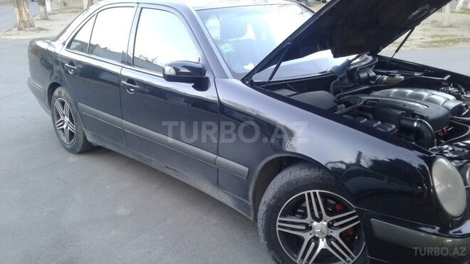 Mercedes E 220 2001, 314,123 km - 2.2 l - Bakı