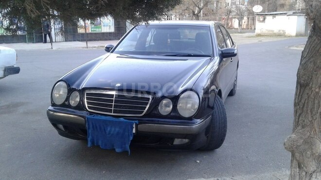 Mercedes E 220 2001, 314,123 km - 2.2 l - Bakı