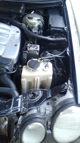 Mercedes E 220 2001, 314,123 km - 2.2 l - Bakı