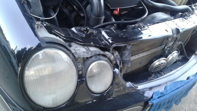 Mercedes E 220 2001, 314,123 km - 2.2 l - Bakı