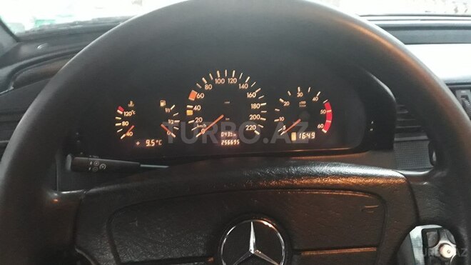 Mercedes C 220 2000, 256,000 km - 2.2 л - Cəlilabad