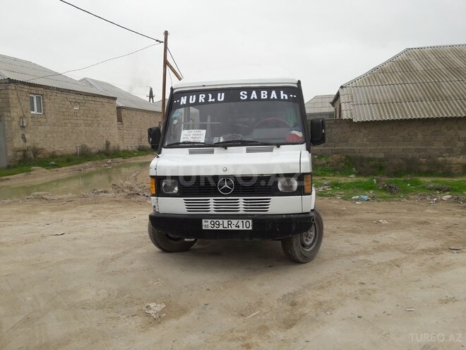 Mercedes 208 D 1990, 300,000 km - 2.3 л - Bakı