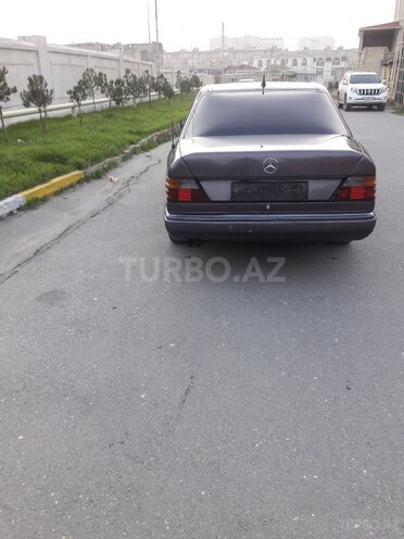 Mercedes E 300 1993, 333,989 km - 3.0 л - Bakı