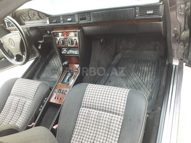 Mercedes E 300 1993, 333,989 km - 3.0 л - Bakı