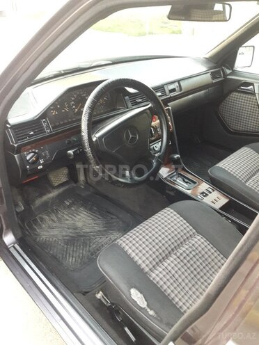 Mercedes E 300 1993, 333,989 km - 3.0 л - Bakı