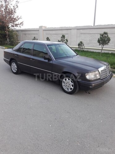 Mercedes E 300 1993, 333,989 km - 3.0 л - Bakı