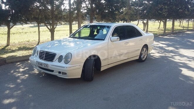 Mercedes E 220 2001, 300,000 km - 2.2 л - Bakı