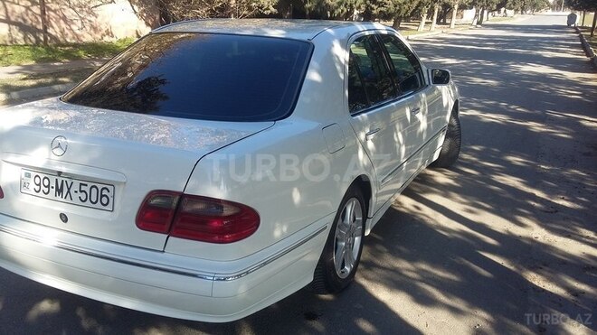 Mercedes E 220 2001, 300,000 km - 2.2 л - Bakı