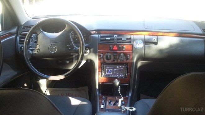 Mercedes E 220 2001, 300,000 km - 2.2 л - Bakı