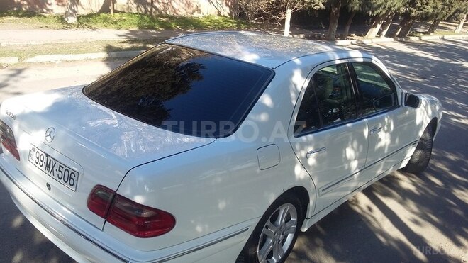 Mercedes E 220 2001, 300,000 km - 2.2 л - Bakı