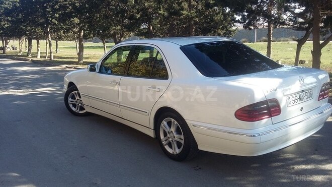 Mercedes E 220 2001, 300,000 km - 2.2 л - Bakı