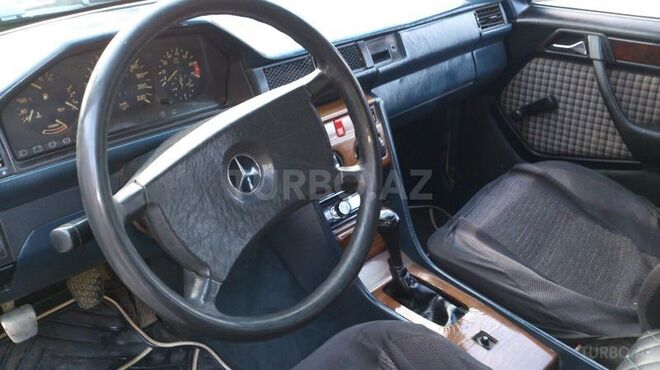 Mercedes E 230 1985, 23,400 km - 2.3 l - Bakı