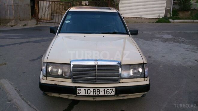 Mercedes E 230 1985, 23,400 km - 2.3 l - Bakı