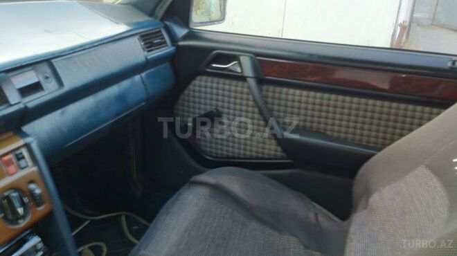 Mercedes E 230 1985, 23,400 km - 2.3 l - Bakı