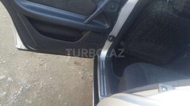 Mercedes E 240 1998, 375,582 km - 2.4 l - Bakı