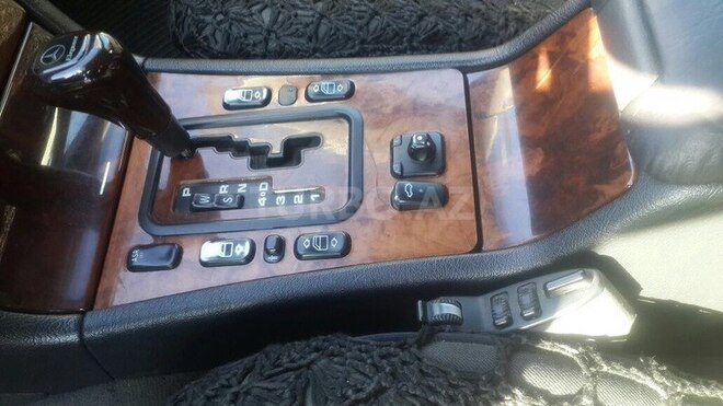 Mercedes E 240 1998, 375,582 km - 2.4 l - Bakı