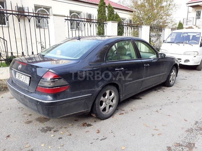 Mercedes E 320 2002, 301,000 km - 3.2 l - Bakı
