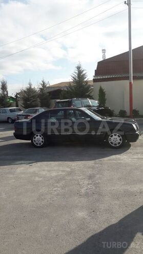 Mercedes E 220 1999, 365,896 km - 2.2 л - Bakı