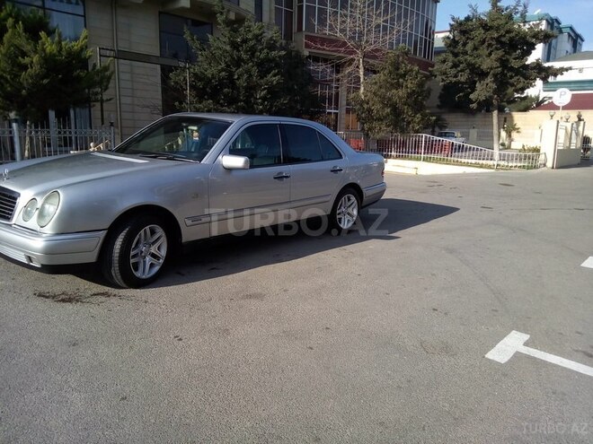Mercedes E 240 1998, 298,000 km - 2.4 l - Bakı