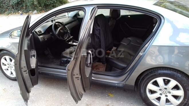 Volkswagen Passat 2005, 235,000 km - 2.0 l - Bakı